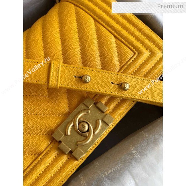 Chanel Grained Chevron Calfskin Small/Medium Boy Flap Bag Yellow 2020 (YD-0022105)