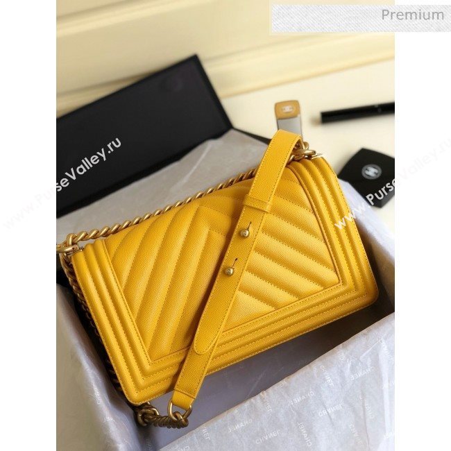 Chanel Grained Chevron Calfskin Small/Medium Boy Flap Bag Yellow 2020 (YD-0022105)