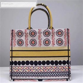 Dior Book Tote in Geometric Embroidered Canvas Yellow 2019 (HENGL-9071326)