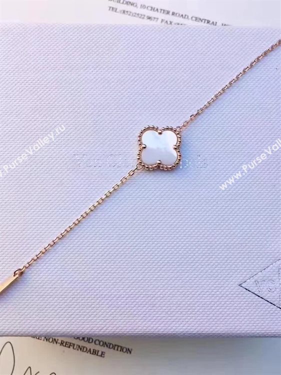 Van Cleef & Arpels Earrings VCA1210929