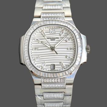 Patek Philippe Nautilus Ladies White Gold Diamond Bezel 7118 (w17184244)