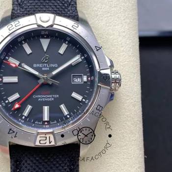 Breitling Avenger GMT 44MM Red Pointer A32320101B1X1  (w23128798)