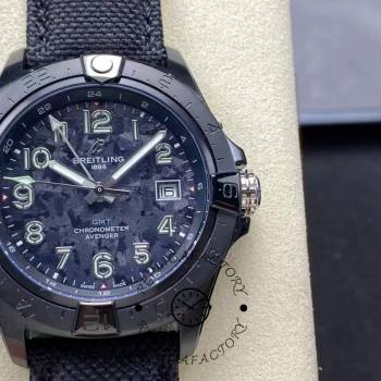 Breitling Avenger Automatic GMT Black Strap S32320101B1X1  (w23128803)