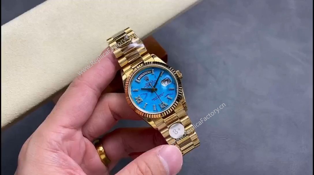 Rolex Day-Date 128238 Fluted Bezel Turquoise Diamond Dial 36MM Unisex Watch - Image 2