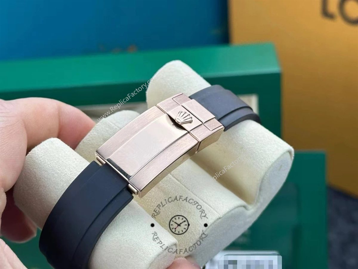 Rolex Cosmograph Daytona 116515LN