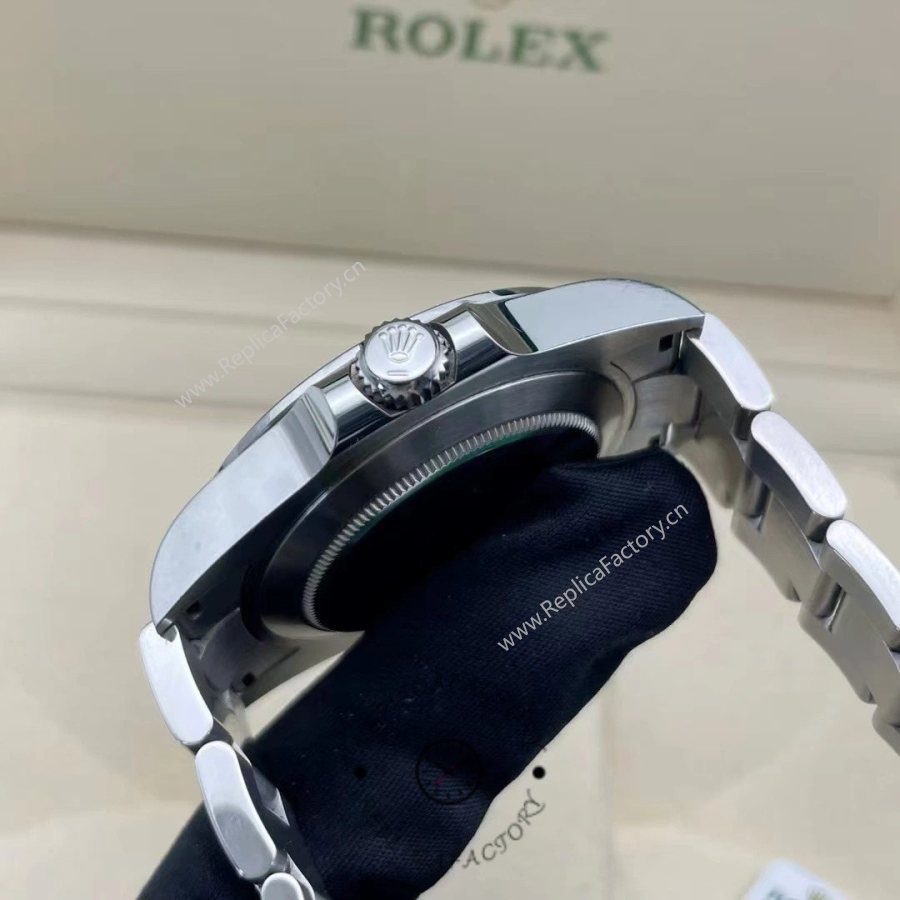 Rolex Explorer II m226570 0001