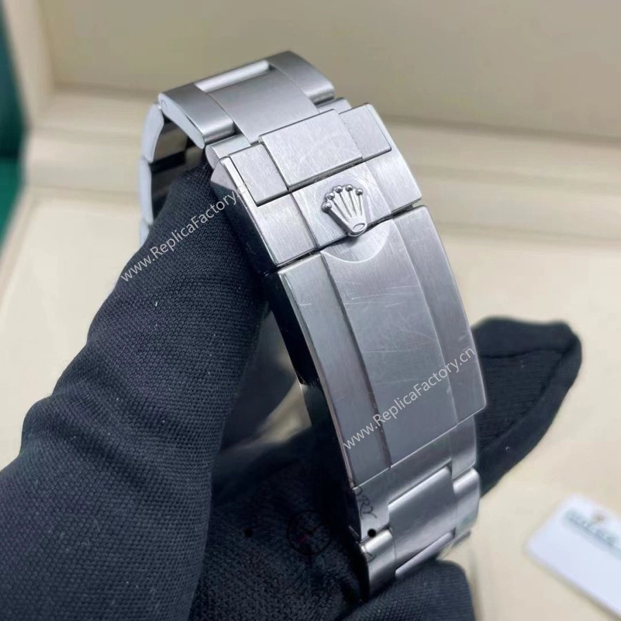 Rolex Explorer II m226570 0001