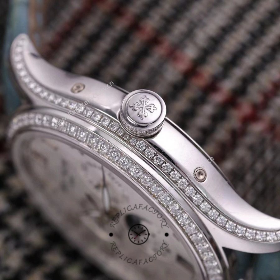 Patek Philippe Complications 4947G 010