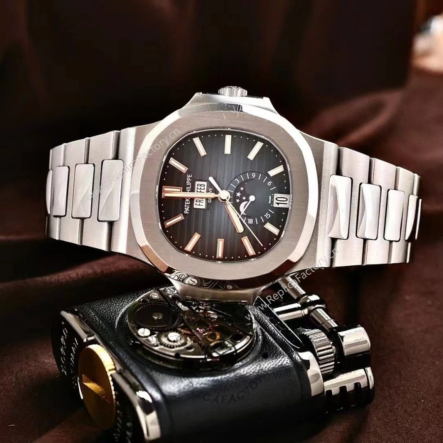 Patek Philippe Nautilus 5726 1A 001