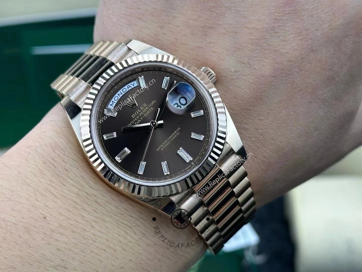Rolex Day Date 40MM m228235 0003